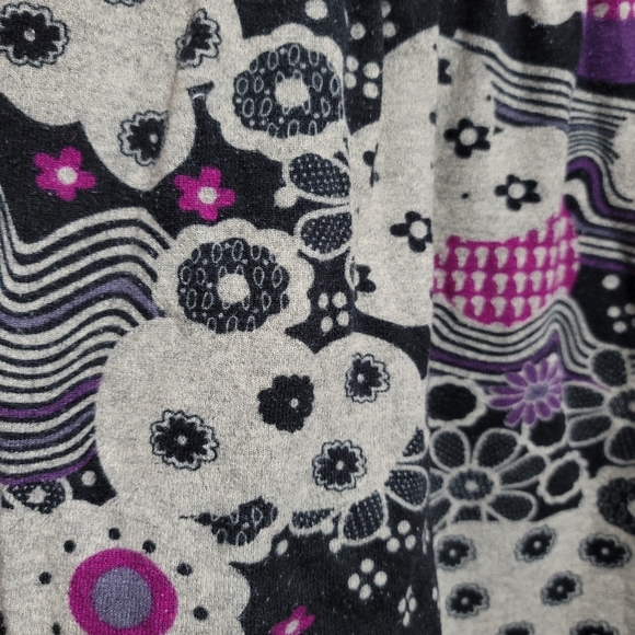 sweater tank top y2k chucky tank top gray flower with large button - Picture 8 of 10